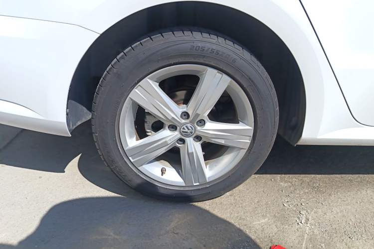 Used Volkswagen Lavida 2017 1.6L Automatic Fashion Edition
