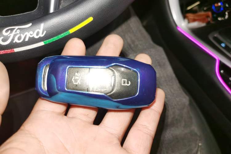 Used Ford Edge 2016 EcoBoost 245 Four-Wheel Drive Titanium Edition 7-Seater
