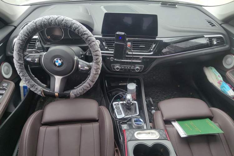 Used BMW 1 Series 2022 125i M Sport Night Edition Center Console