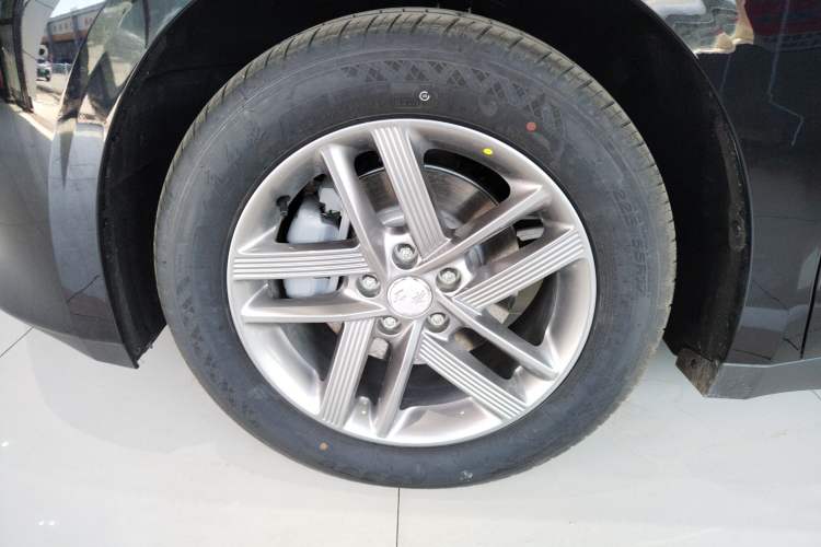 Used Hongqi E-QM5 2025 500km Range Commuter Version