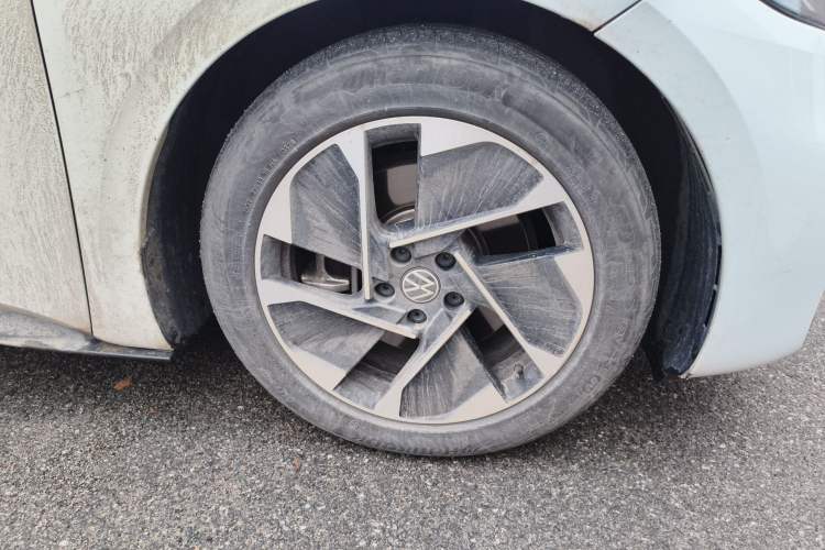 Used Volkswagen ID.3 2024 Pure & Smart Edition Right Front Wheel Hub