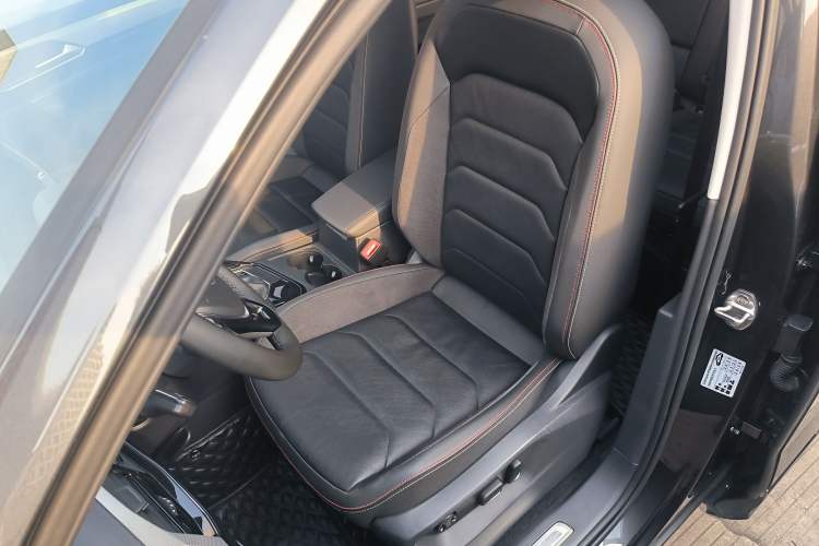 Used Volkswagen Tayron 2022 280TSI Two-Wheel Drive Luxury Smart Connectivity Version Left Front Seat