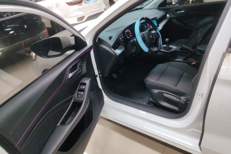 Used MG 5 2023 180 DVVT Manual Fashion Edition
