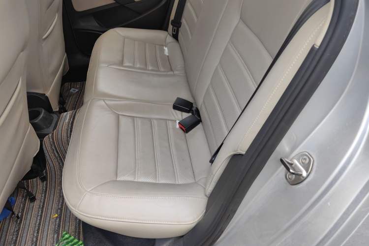Used Volkswagen Polo 2011 1.6L Automatic ZhiKu Edition Left Rear Seat