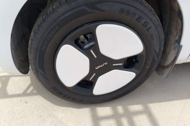 Used CHANGAN NEVO Lumin 2025 205 km Xiangqin Version Left Front Wheel Hub