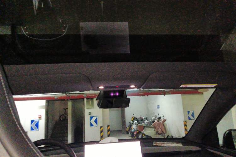 Used Tesla Model Y L 2025 Model Long-Range All-Wheel-Drive Version Headliner