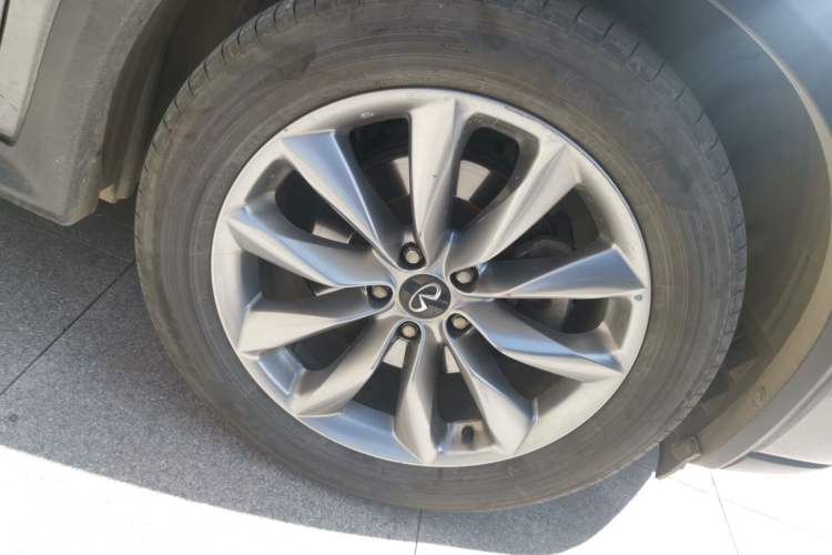 Used Infiniti QX50 2020 2.0T Two-Wheel Drive Fashion Edition Right Front Wheel Hub