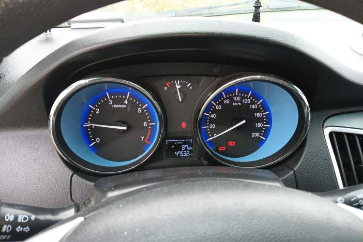 Used Cowin C3 2015 1.5L Manual Gold Diamond Edition
