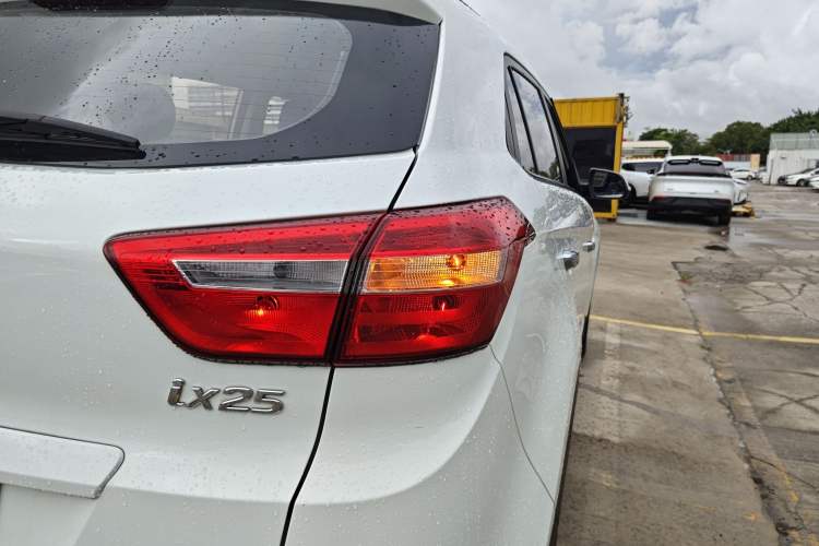 Used Hyundai ix25 2016 1.6T Dual-Clutch Two-Wheel Drive Smart GLS Model
