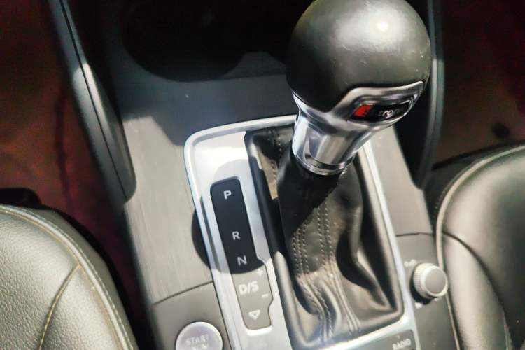 Used Audi A3 2017 Cabriolet 40 TFSI Gear Lever