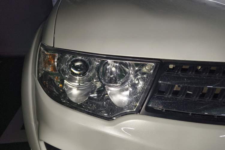 Used Mitsubishi Pajero Sport 2013 3.0L Automatic 4x4 Flagship Edition
