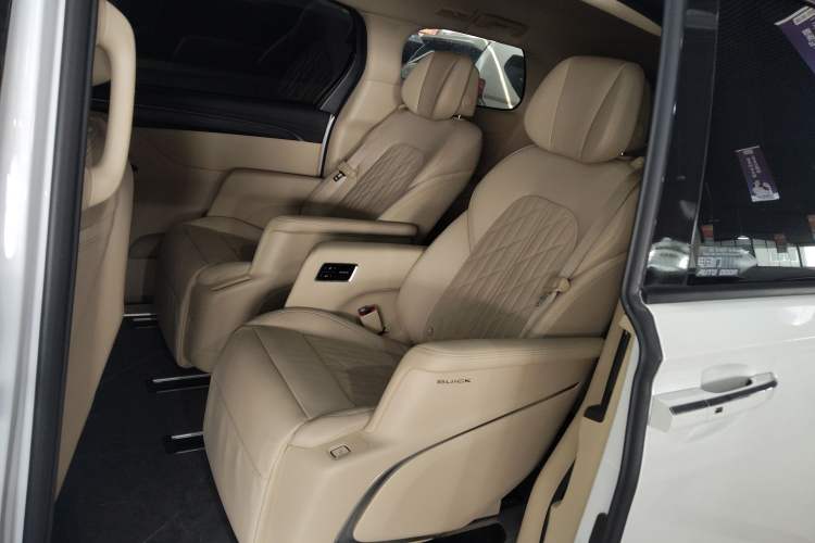 Used Buick GL8 2023 ES Lu Zun Luxury Model Left Rear Seat