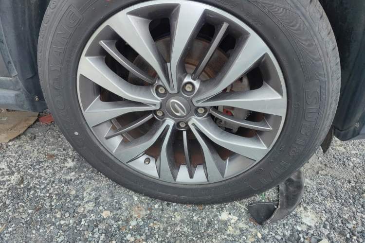 Used GAC Trumpchi GS8 2017 320T Four-Wheel Drive Luxury Smart Connectivity Version (7 Seats) Right Front Wheel Hub