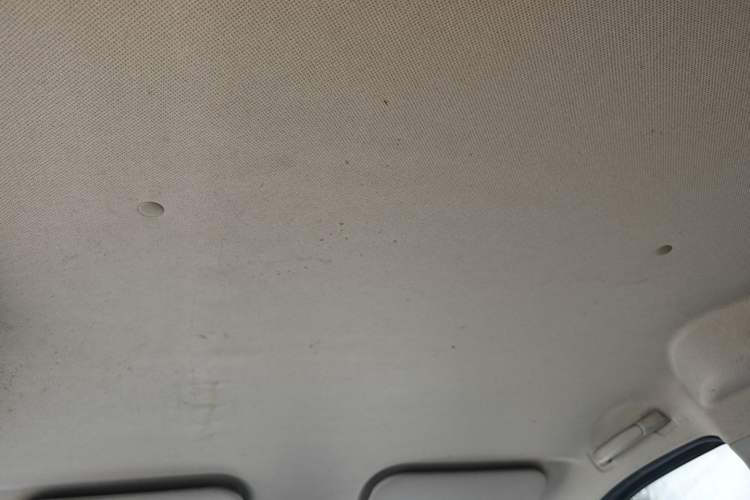 Used Wuling Rongguang V 2015 1.2L Practical Model
