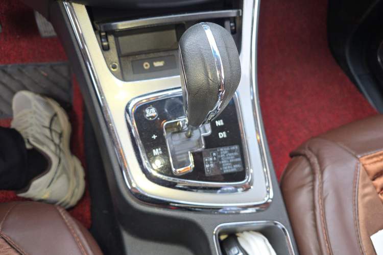 Used Baojun 560 2016 1.8L iAMT Luxury Model Gear Lever