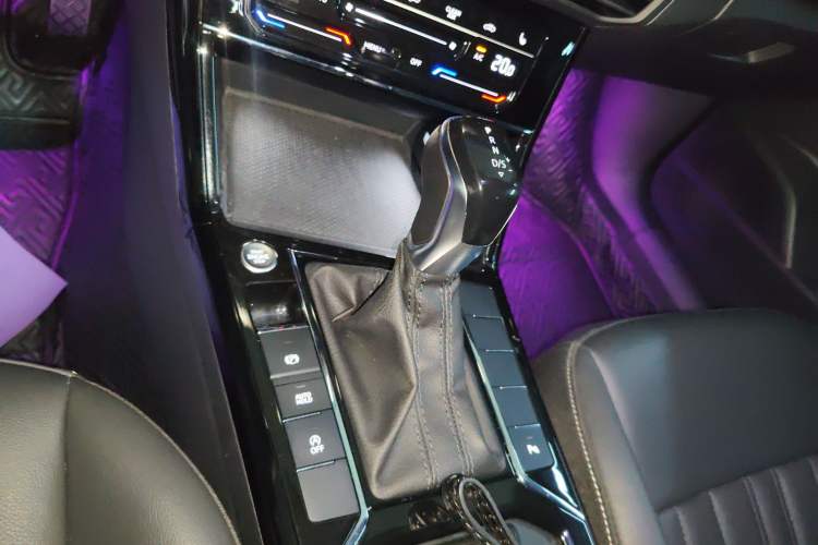 Used Volkswagen Passat 2022 330TSI Starry Elite Edition Gear Lever