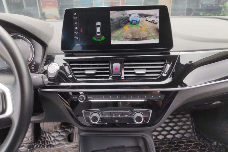 Used BMW 1 Series 2023 120i M Sport Edition Audio And AC Panel