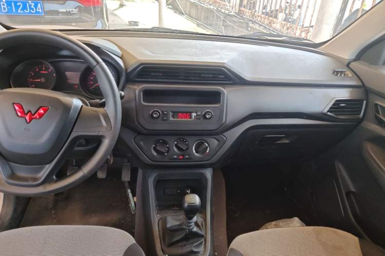 Used Wuling Hongguang 2021 1.5L Revised S Base Version with Electric Power Steering LAR Audio And AC Panel