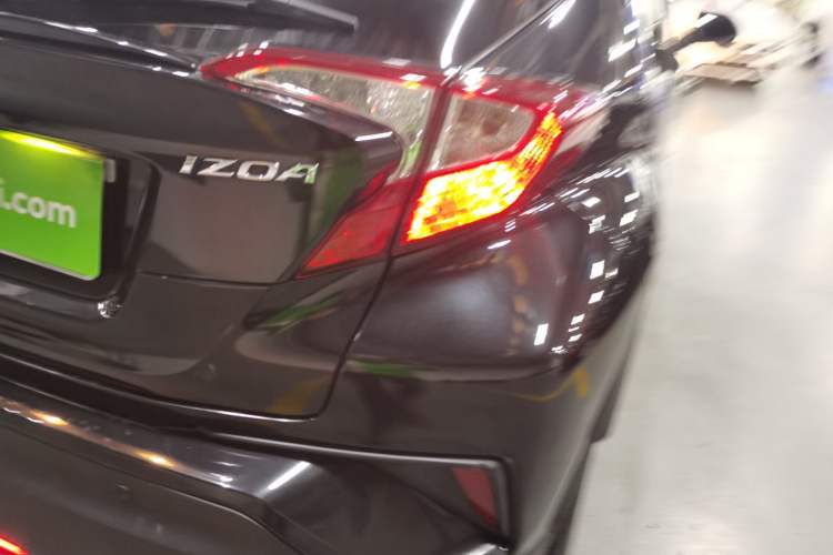 Used Toyota IZOA 2018 2.0L Yidong Version China V Standard
