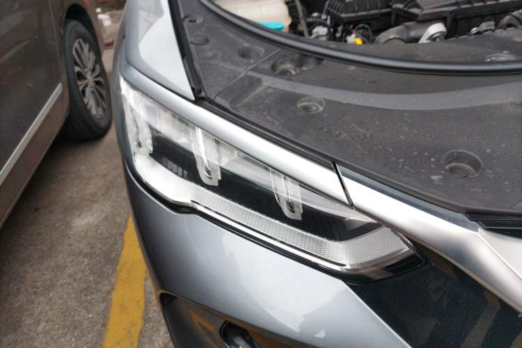 Used BYD Song Pro New Energy 2023 Champion Edition DM-i 71KM Navigation Model Right Front Headlight