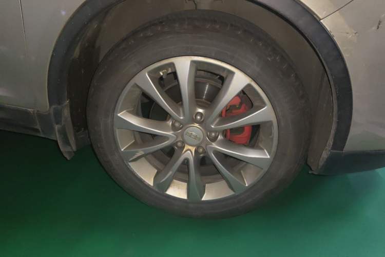 Used Geely Auto Emgrand GS 2016 Sport Edition 1.3T Automatic LingShang Model Right Front Wheel Hub