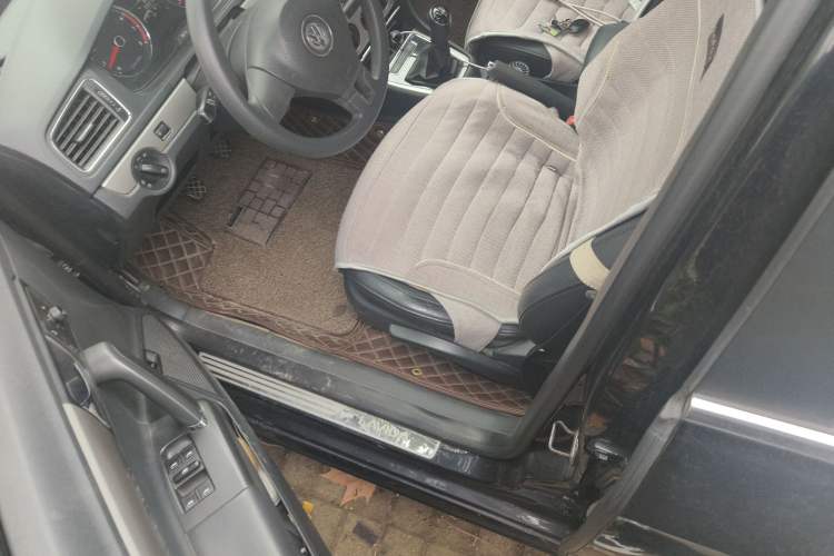 Used Volkswagen Lavida 2013 1.4TSI Manual Comfort Edition