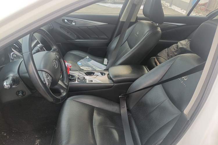 Used Infiniti Q50 2014 3.7L Luxury Edition
