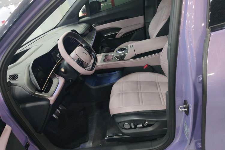 Used Hongqi Tiangong 08 2025 680 Ultra Four-Wheel-Drive Version
