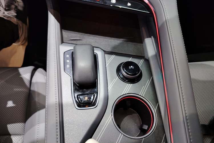 Used Zeekr 001 2024 WE Edition 100 kWh Rear-Drive Gear Lever