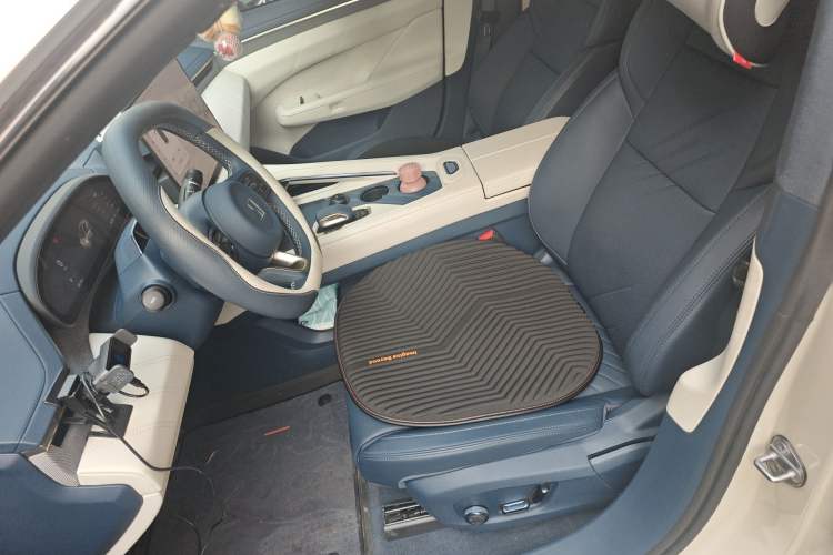 Used Zeekr 001 2025 WE Edition 95 kWh All-Wheel Drive Left Front Seat