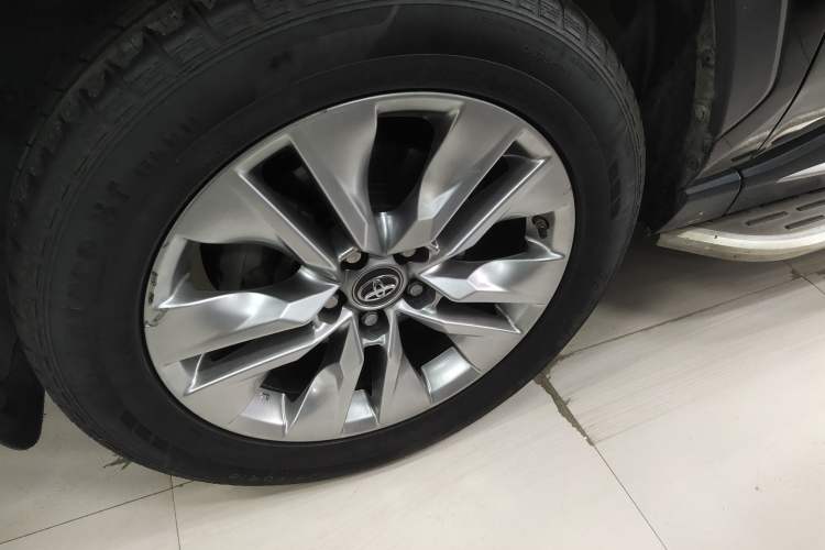 Used Toyota Wildlander 2020 2.0L CVT Two-Wheel Drive Luxury Edition Left Front Wheel Hub
