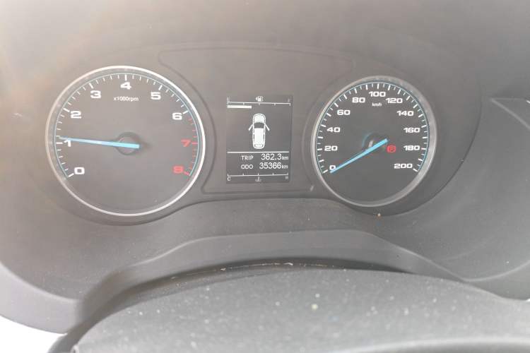 Used JAC Refine M3 2022 1.8L 7-seat Standard Edition Odometer Close Up