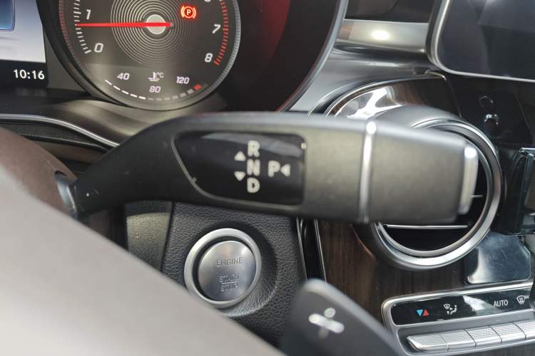 Used Mercedes-Benz GLC 2019 Facelift GLC 260 L 4MATIC Luxury Model
