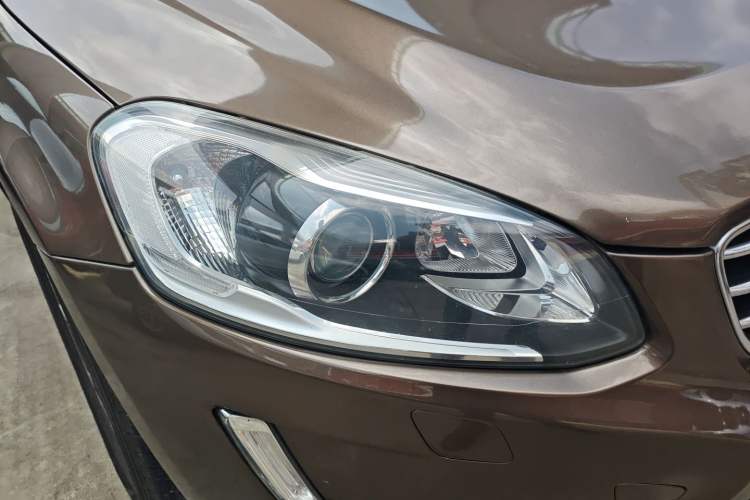 Used Volvo XC60 2015 T5 Smart Upgrade Model Right Front Headlight