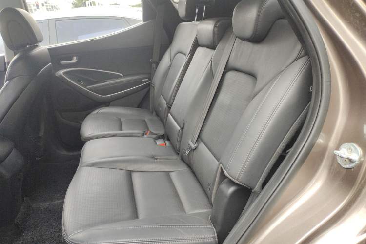 Used Hyundai Santa Fe 2013 2.4L Automatic Two-Wheel Drive Smart Version