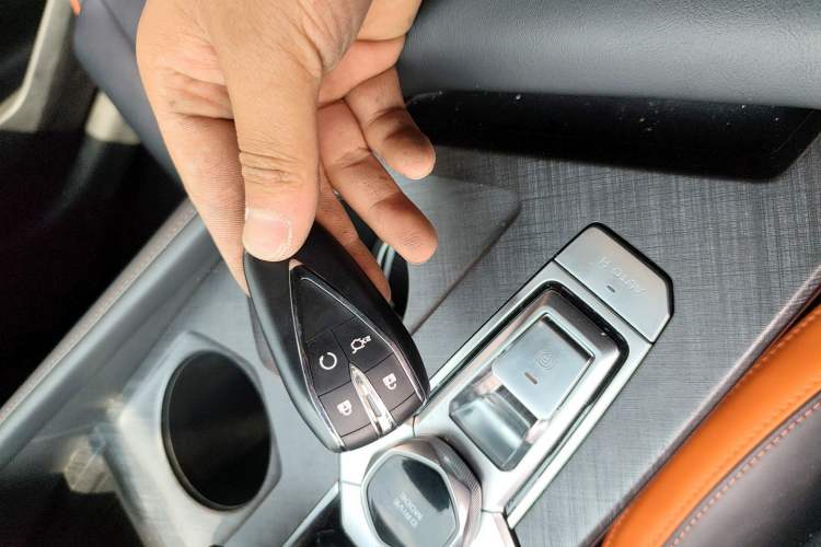 Used CHANGAN UNI-V 2023 1.5T Prestige Model
