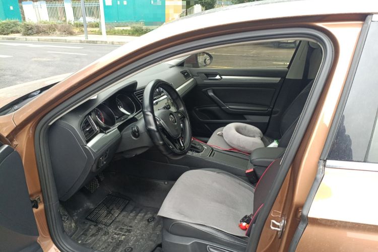 Used Volkswagen Lamando 2015 280TSI DSG Comfort Edition Driver Seat