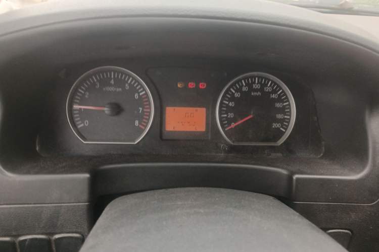 Used FORTHING Lingzhi 2014 V3 1.5L 7-Seater Standard Model II
