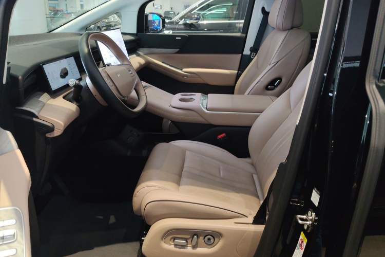 Used XPeng X9 2024 702 Ultra-Long Range Max