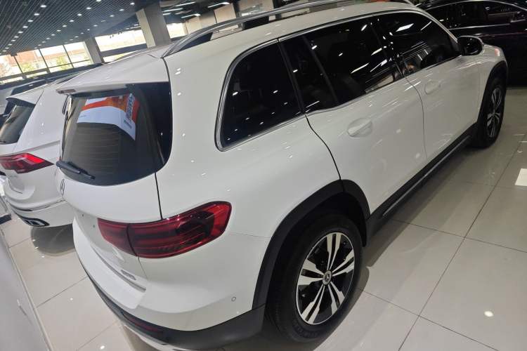 Used Mercedes-Benz GLB 2024 GLB 200 Dynamic Edition Rear Right 45 Deg