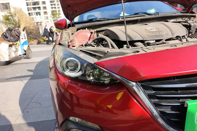 Used Mazda 3 Axela 2014 Sedan 2.0L Automatic Flagship Model