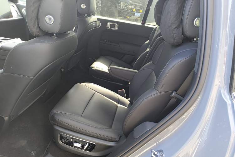 Used Li Auto L8 2025 Ultra Smart Refreshed Edition
