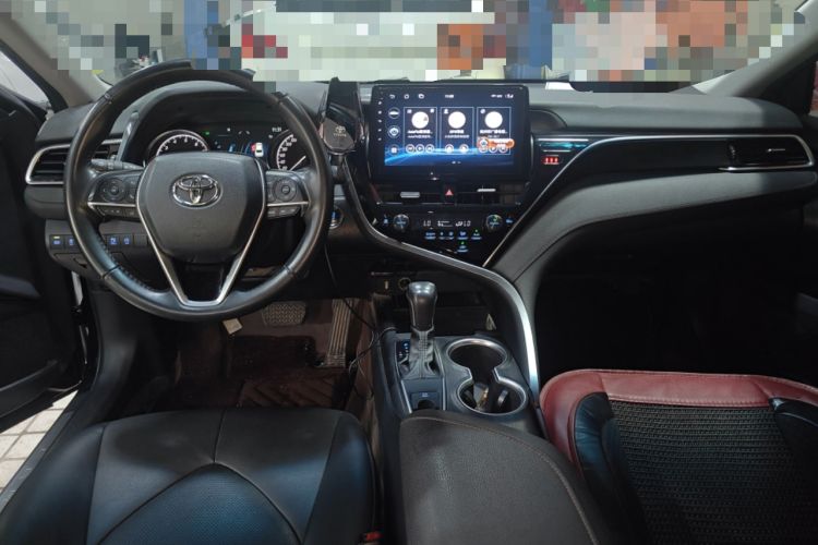 Used Toyota Camry 2022 2.0GVP Premier Edition Center Console