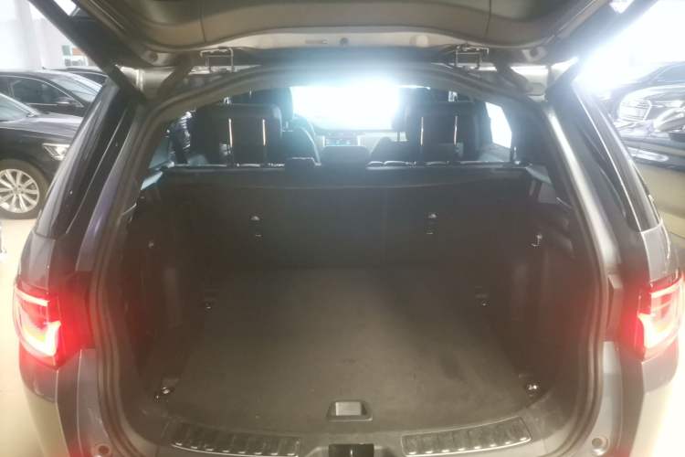 Used Land Rover Discovery Sport 2020 249 PS R-Dynamic Performance Tech Edition 5 Seats
