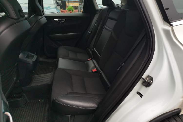 Used Volvo XC60 2019 T4 Zhiyi Edition China V Standard
