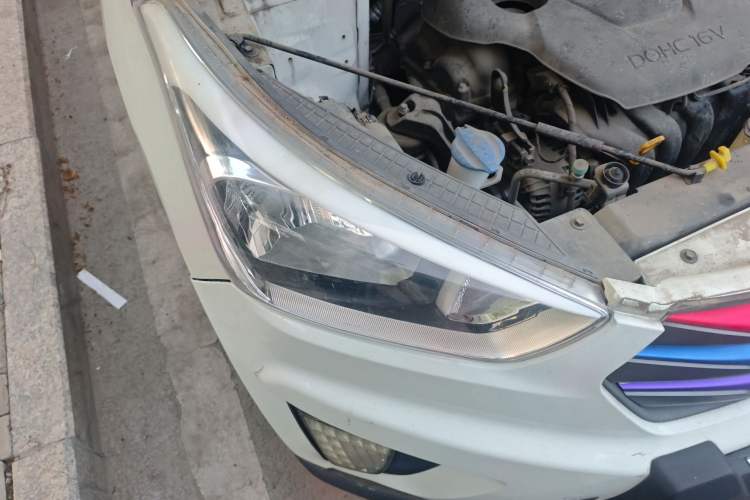 Used Hyundai ix25 2015 1.6L Automatic Two-Wheel Drive Smart GLS Trim Right Front Headlight