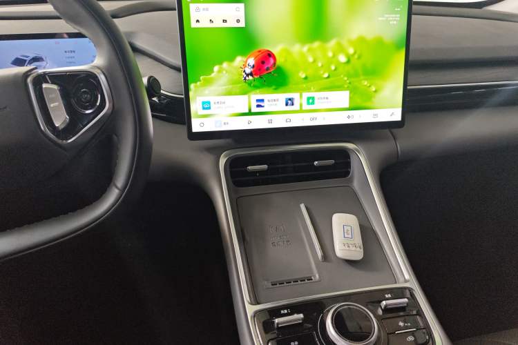 Used Geely Galaxy L6 2025 EM-i 140km Starship Edition Audio And AC Panel