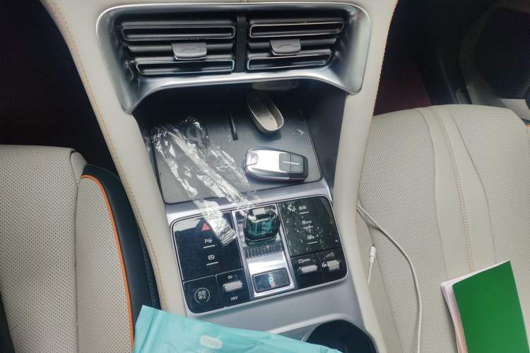 Used BYD Song PLUS New Energy 2023 Champion Edition DM-i 150KM Flagship PLUS 5G Gear Lever