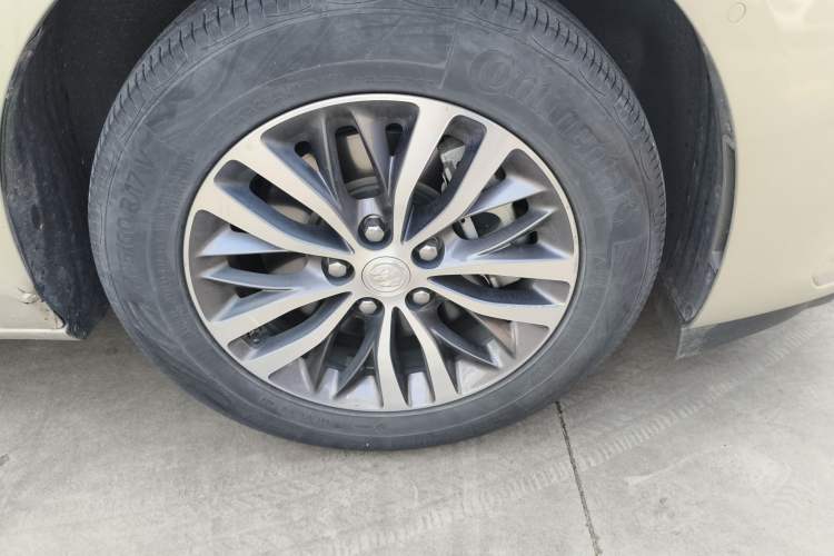 Used Buick GL8 2021 ES Land Cruiser 653T Luxury Edition Right Front Wheel Hub