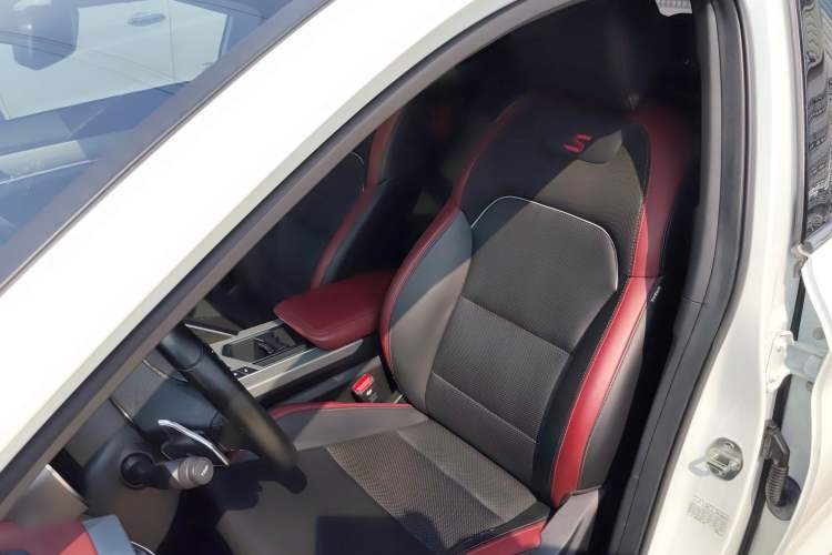 Used Geely Auto Coolray 2019 Sport Model 260T DCT Battle China V Standard